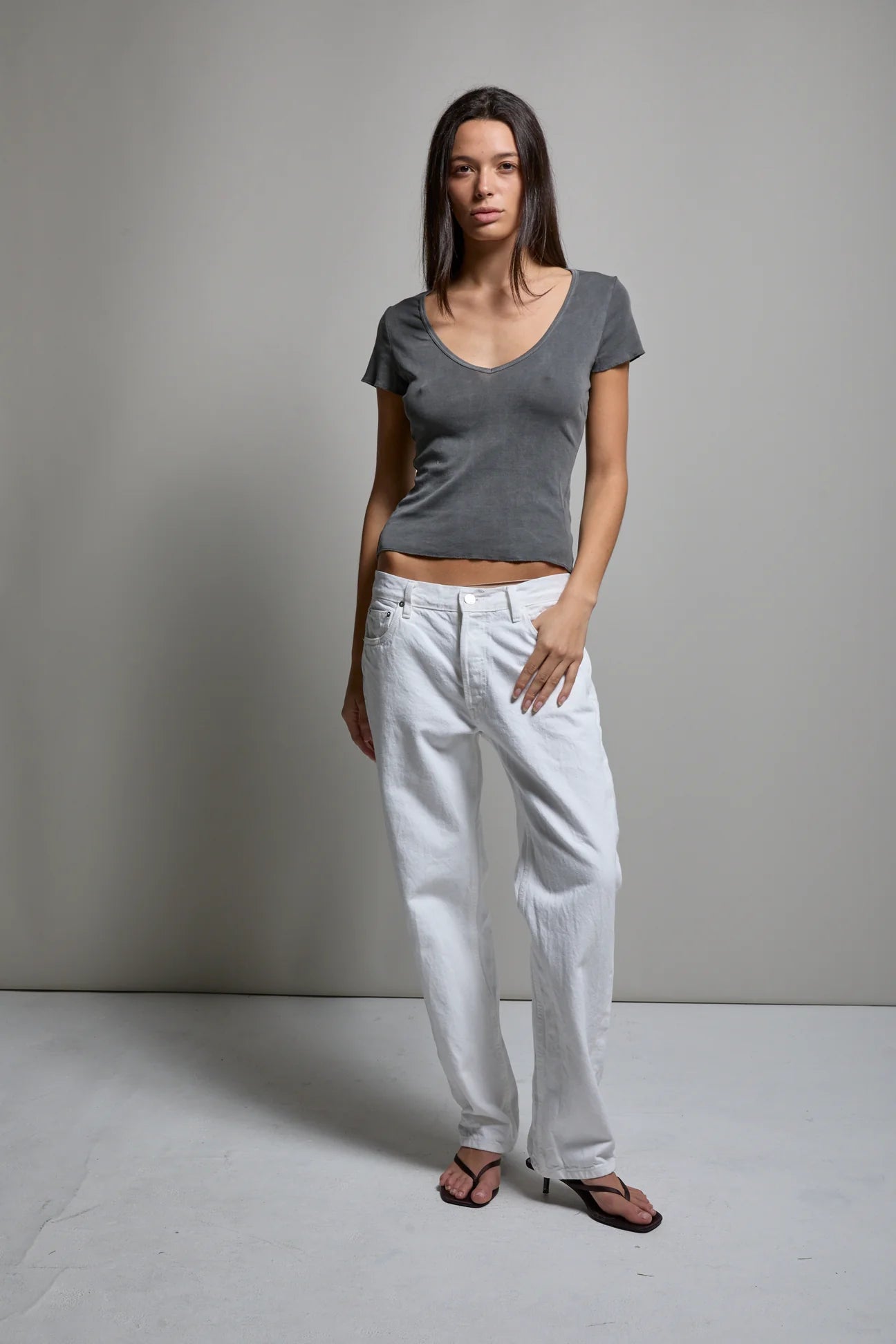 VICKI V NECK TEE