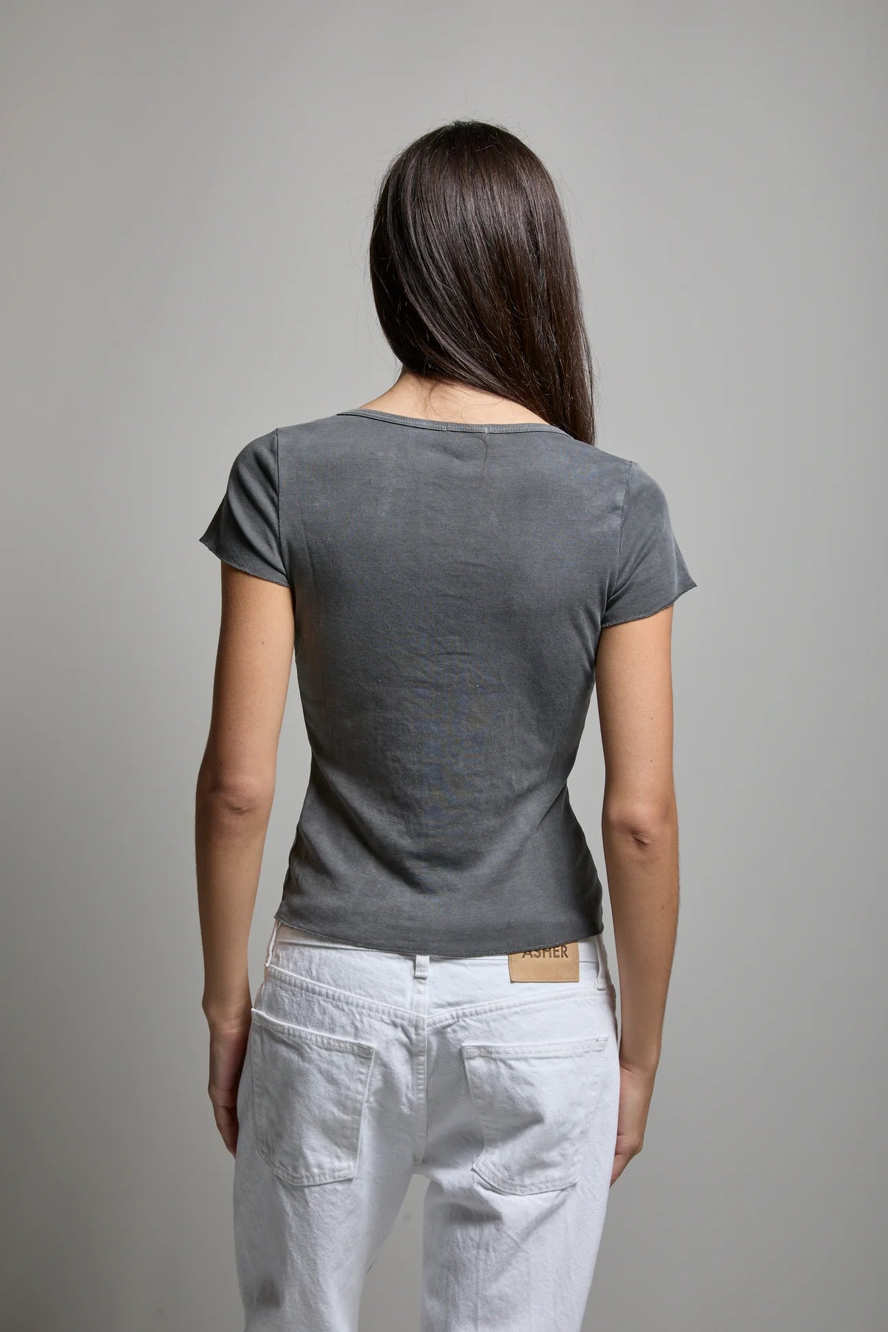 VICKI V NECK TEE