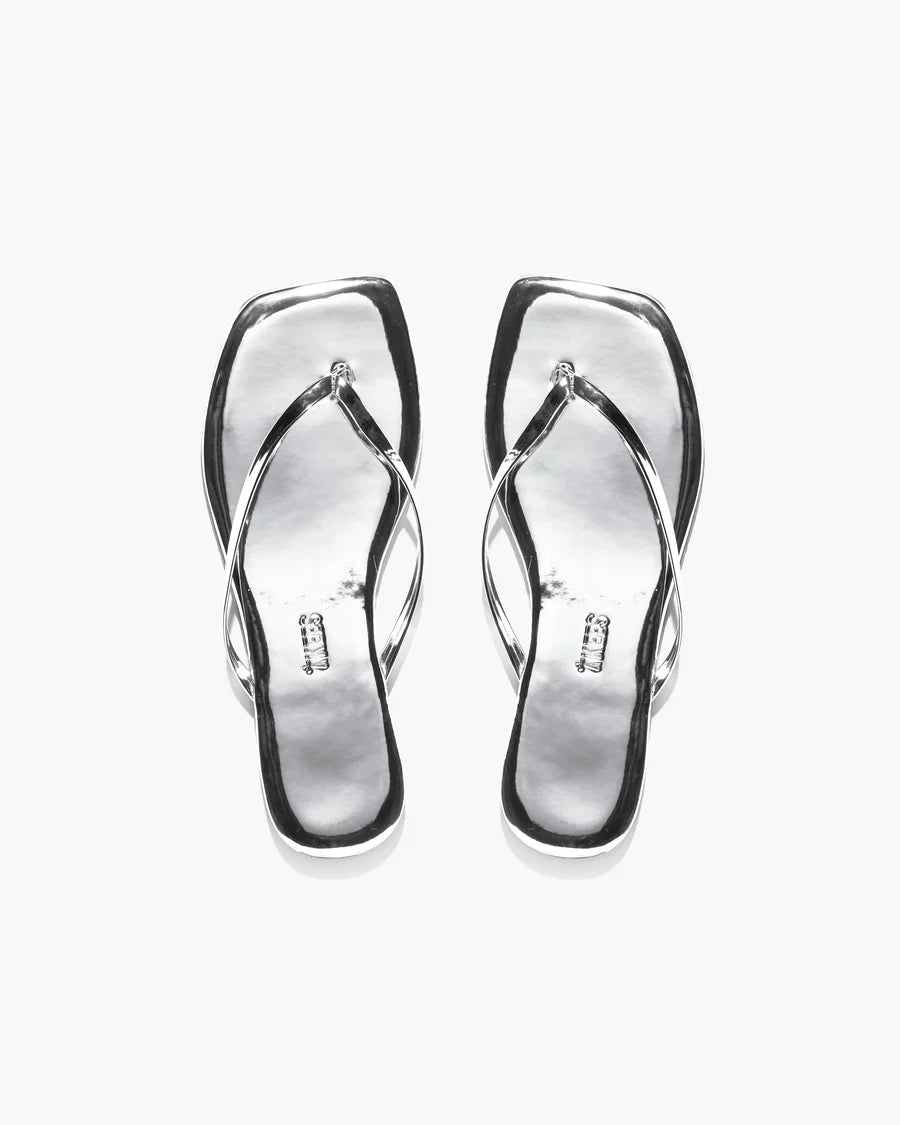 Square Toe Lily Mirror - Chrome